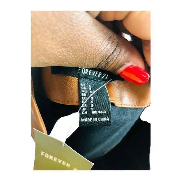 NWT Forever 21 Womens Faux Leather High Waisted Button Brown Mini Skirt Small - Picture 4 of 5